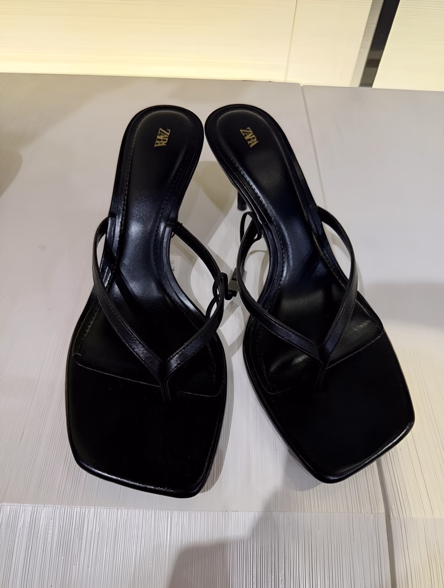 Thong kitten sandals, how to style thong kitten sandals