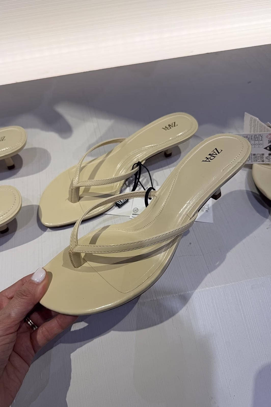 Zara's best shoes. Are Zara shoes true to size? I tried 9 Zara shoes, so you do not have to. Zara heels, Zara slingbacks, ballet flats, thong sandals, and many more.