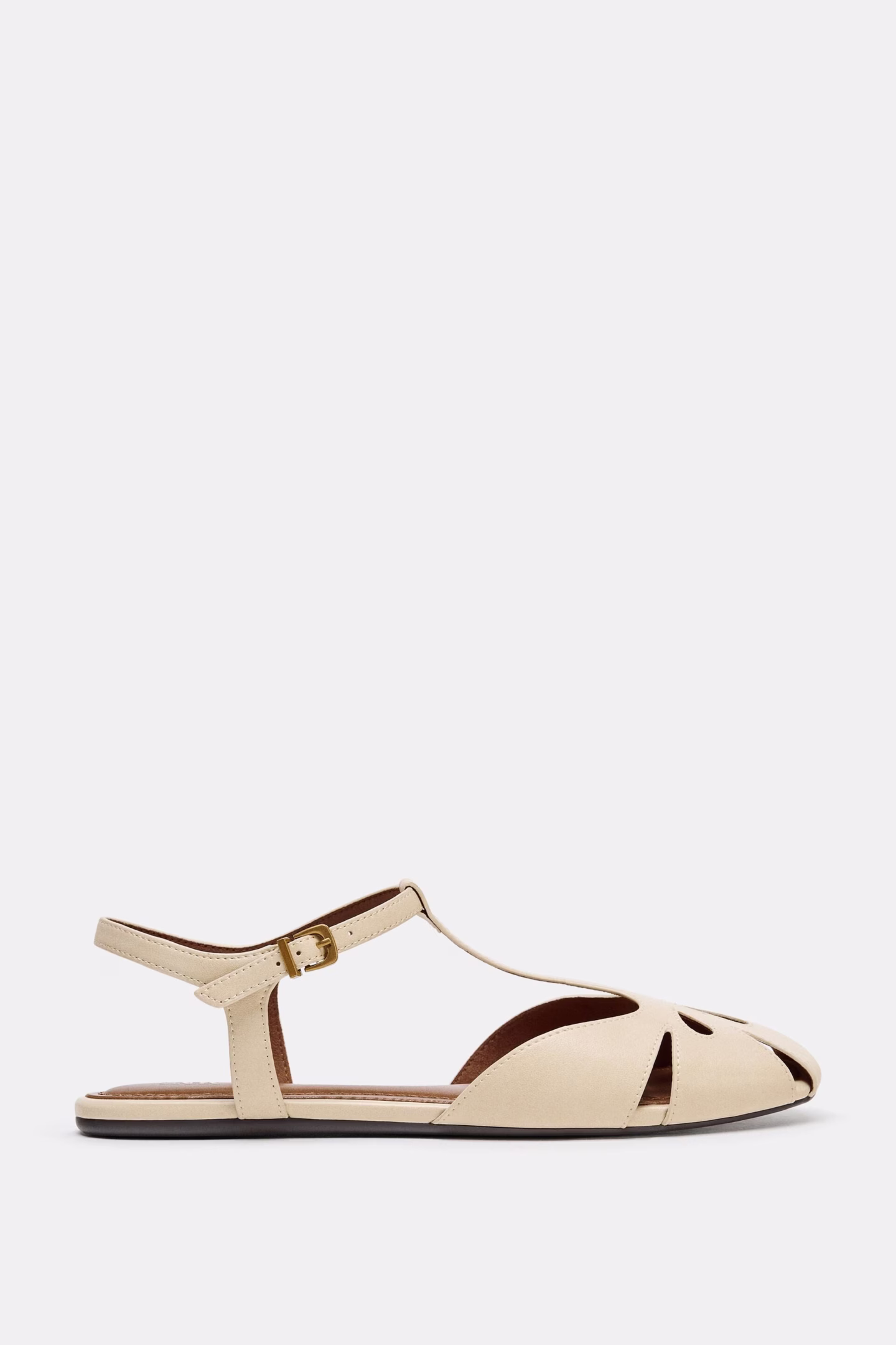 Zara's best shoes. Are Zara shoes true to size? I tried 9 Zara shoes, so you do not have to. Zara heels, Zara slingbacks, ballet flats, thong sandals, and many more.